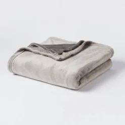 5pc King Geo Reversible Decorative Comforter Set With Throw Black/Gray - Room Essentials™ 15 5pc King Geo Reversible Decorative Comforter Set With Throw Black/Gray - Room Essentials™ -Room Essentials Sales Store GUEST ee057046 560e 4892 a5ca 2ebedd27f5e5