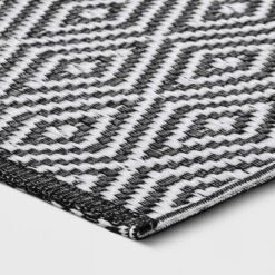 Diamond Check Indoor/Outdoor Rug - Room Essentials™ -Room Essentials Sales Store GUEST ee6ed4e6 522b 45a4 817b 0fdcbd433976